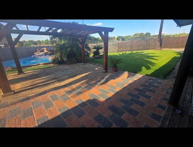 4 BEDROOM HOUSE FOR SALE IN THE REEDS